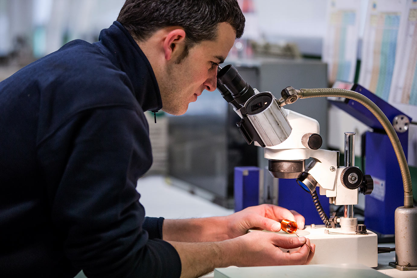 Quality testing in Ederfil Becker laboratories (Imagen)